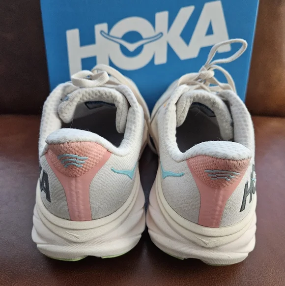 HOKA Clifton 9 size 7 womens - Picture 11 of 15